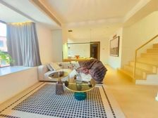 接受动迁周期,人车分流小区带会所,电梯高区,平层两房两厅两卫