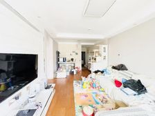 凯旋公馆 正南朝向 精装修 得房好 近医院 房龄新