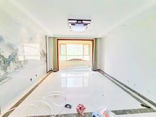 近地铁 南北通透 得房率高 房龄新 产权清晰 双卫格局