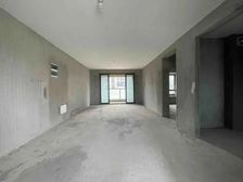 联泰天禧 4室2厅2卫 毛坯 368万元