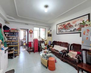 这小房子13十五万出,嘎嘎不错,西关环岛旁,郝庄家园看方便