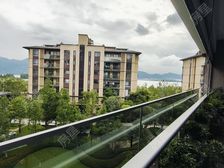 滇池边 华夏四季 大平层 拎包入住 环境一流 户型方正