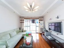 近614号,飞机三房,小区花园位置,看房随时方便!