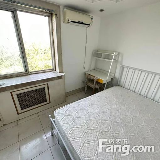  �౱԰ 3��1��1�� 75ƽ��װ�� 2300Ԫ/�� 