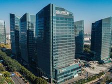 亦庄地铁口0距离甲级写字楼精装带隔间租金2.5元随时看房