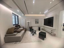 小区中心位置,前后无遮挡,赠送大院子,一梯两户,待有缘人急急