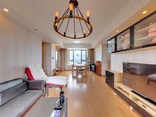 九龙仓繁华里 中间楼层保养好大三房 位置好楼层好 随时方便看