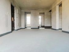 巴南万达,离轻轨站 近的洋房,中间楼层,安静不吵