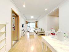 地铁口,业主诚心,精装两房,保养好,房龄新