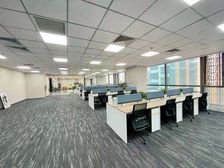 清华丨四面采光丨正对电梯丨定制装修全新家具丨可租可售接待