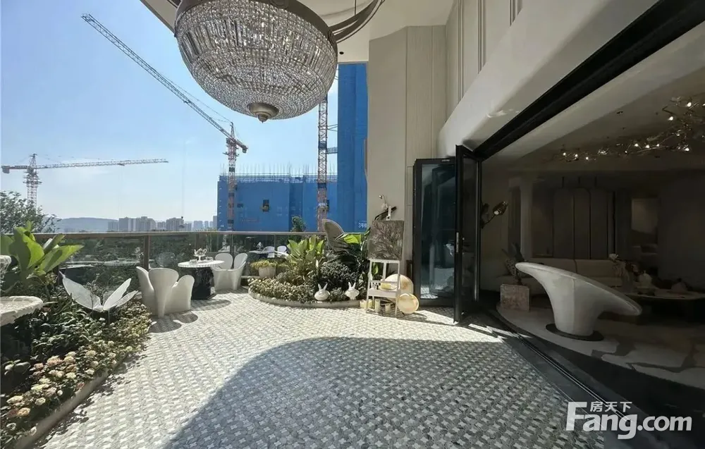 汽博标杆产品，一万平超大中庭景观，户户带花园，