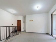 此房满五年,无遮挡,采光好,生活出行便利,户型方正