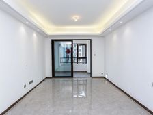 锦绣首玺 精装三房 中上楼层 位置安静 户型方正