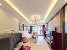 长阳半岛怡和路8号院 3室2厅 带保姆间