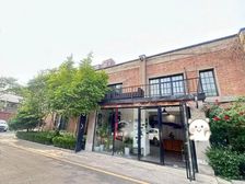 东四环竞园创意园 独栋精装修 门前带院 南北采光 明星社区