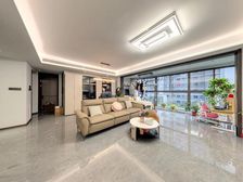 金辉优步水岸 115.43平3居 南东向精装修 随时签约