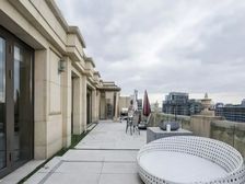 上任业主是上港武磊,九里楼花位置,带大露台,享受生活的典范