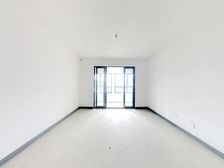 龙湖三期毛坯急卖,采光视野很好,房子有钥匙急卖