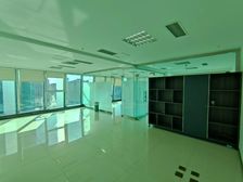 免费停车133平5万 看山看海 数码科技盛和大荣宜家华润