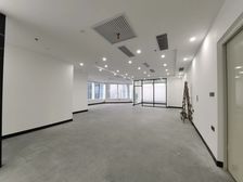 业主急租!国贸中心T2栋290平高层写字楼,精装4隔间双采光