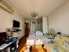 电梯房 两间朝南户型方正,近一号线地铁站 周边生活配套成熟。