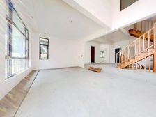 仁恒海和院 沿河2层3开间 大花园毛坯边户 看房基本随时