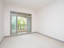 双湖板块品质豪宅,另有多套好房急售,欢迎联系