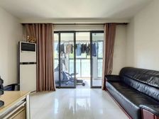 房型正气,中式风格,电梯房,小区中心位置,主卧朝南