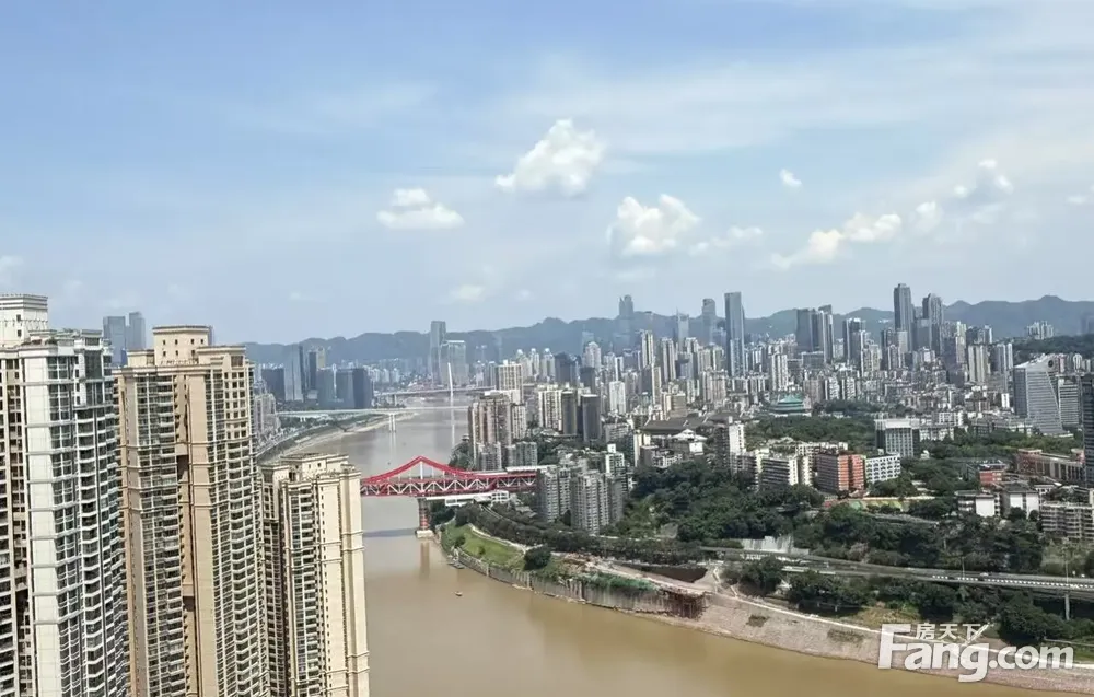 观音桥商圈 轻轨3号线 精装大四房 看最美江岸线 必看！！