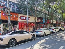 花园批发市场1楼临街单铺33.46平带租约出售121.8万