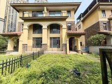 嘉宏锦园(别墅) 241平 南北通透地面三层地下2层 带车位