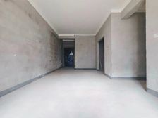 大露台!300平方露台端户!门口就是商圈!近轻轨站!