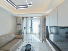 拎包入住,中间楼层,位置安静,南北通透,诚意出售,看房便利。