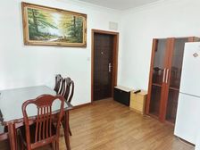 干部福利房!带拐角双阳台, 边套全明,正看绿地公园