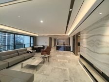 南滨路江景房。长嘉汇两江峯 精装修大平层 正看两江交汇