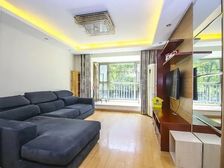 地铁口 满套 中间位置很安静南北通透