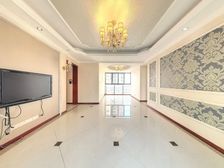 新出房源!星湾三房两卫!前排看湖景,满五年全天采光 有钥匙