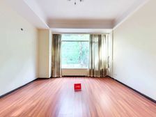 捡漏联排小别墅有天有地有靠山 价格便宜位置好,随时可以看房