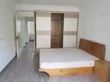 新闵小区,地铁旁,精装修两房,采光无任何遮挡,看房方便