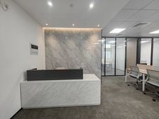 陆家嘴精装6隔断49工位 可定制装修业态不限 拎包入住可注册