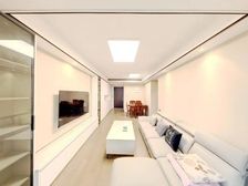 房东诚心出售 满五 精装修 包税 带个车位 随时看房