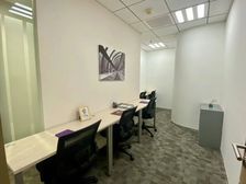 越秀双地铁口 雷格斯中华广场1人办公卡位 1080月租全包