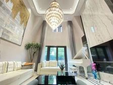 圣堡别墅 8室3厅5卫 简装修 3400万元 322平米