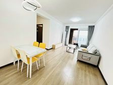 万科次新房,拎包入住,随时可看,住家安静,近地铁。