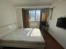 通河一村 近医院 交通便利 购物方便 南北通透 中间楼层