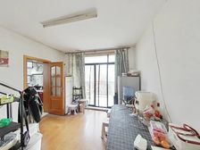 顶楼带阁楼 有阁楼带露台 采光视野好