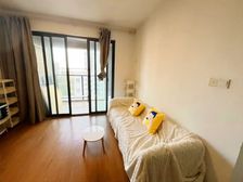 荣域花园 精装修 交通便利 南向采光好 临地铁 满五