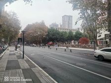 跃进路1楼临街双门面54平年租14万服装店现售288万