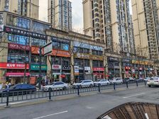 华润商业街临主街3楼送4楼产权面积220平带租约出售350万