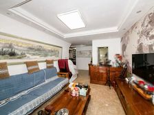 嘉茵苑南北花园一楼复式